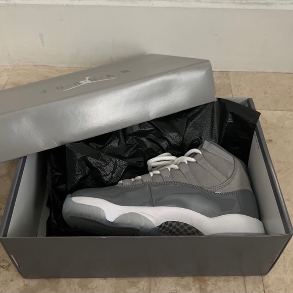Jordan 11 retro cool grey (2021) - Picture 2 of 5